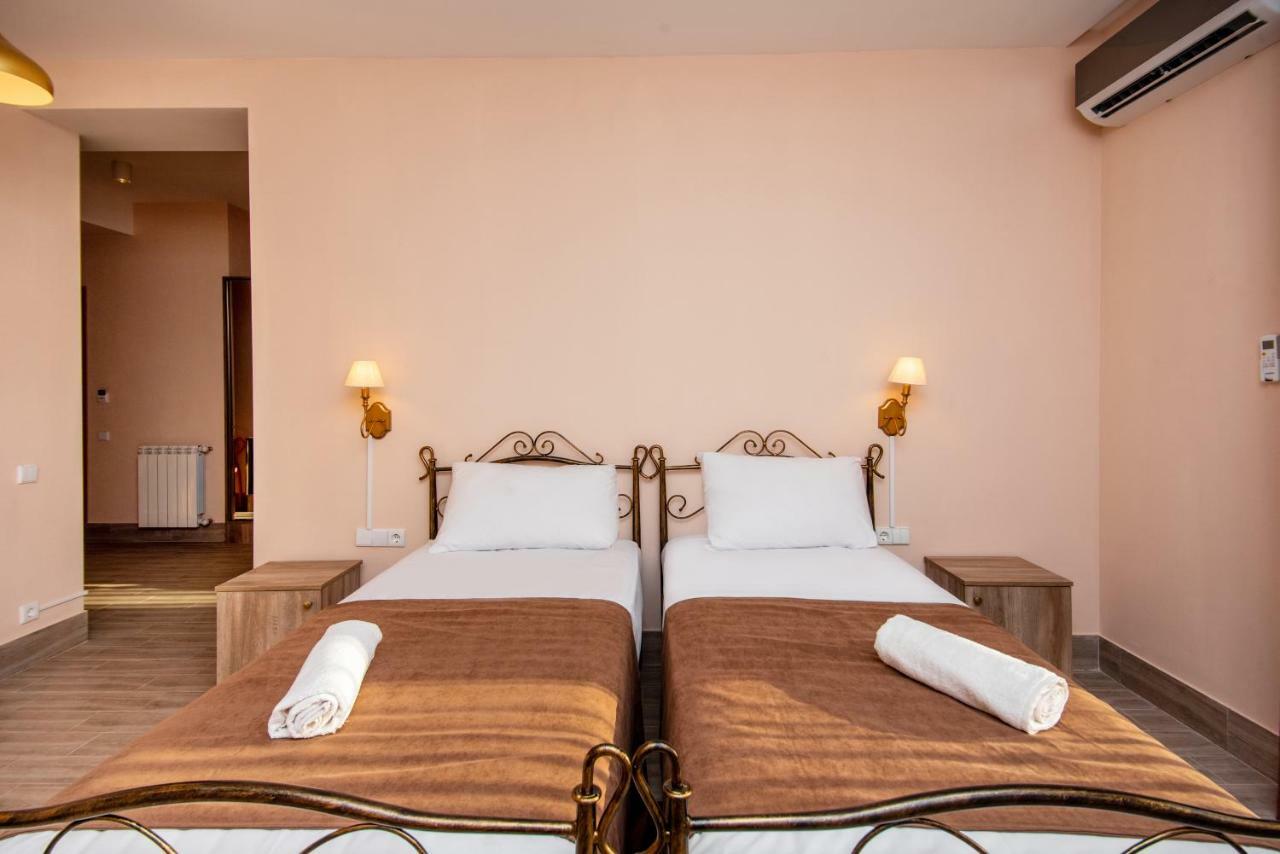 Tonusi Luxe Hotel In The Historic City Center Tbilisi Exteriör bild