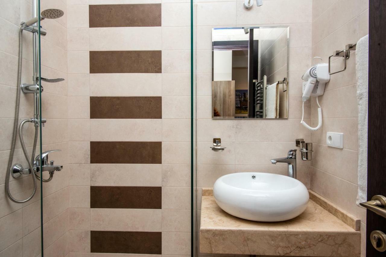 Tonusi Luxe Hotel In The Historic City Center Tbilisi Exteriör bild