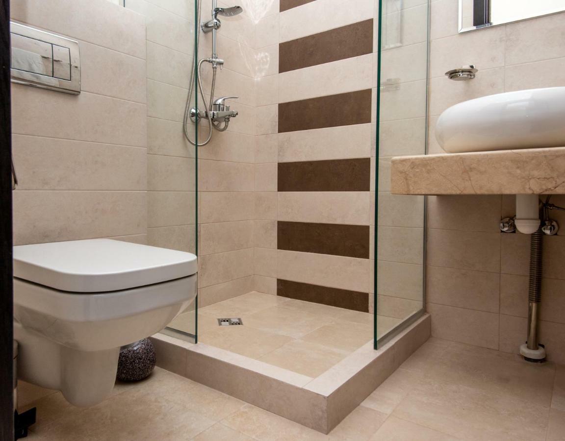 Tonusi Luxe Hotel In The Historic City Center Tbilisi Exteriör bild
