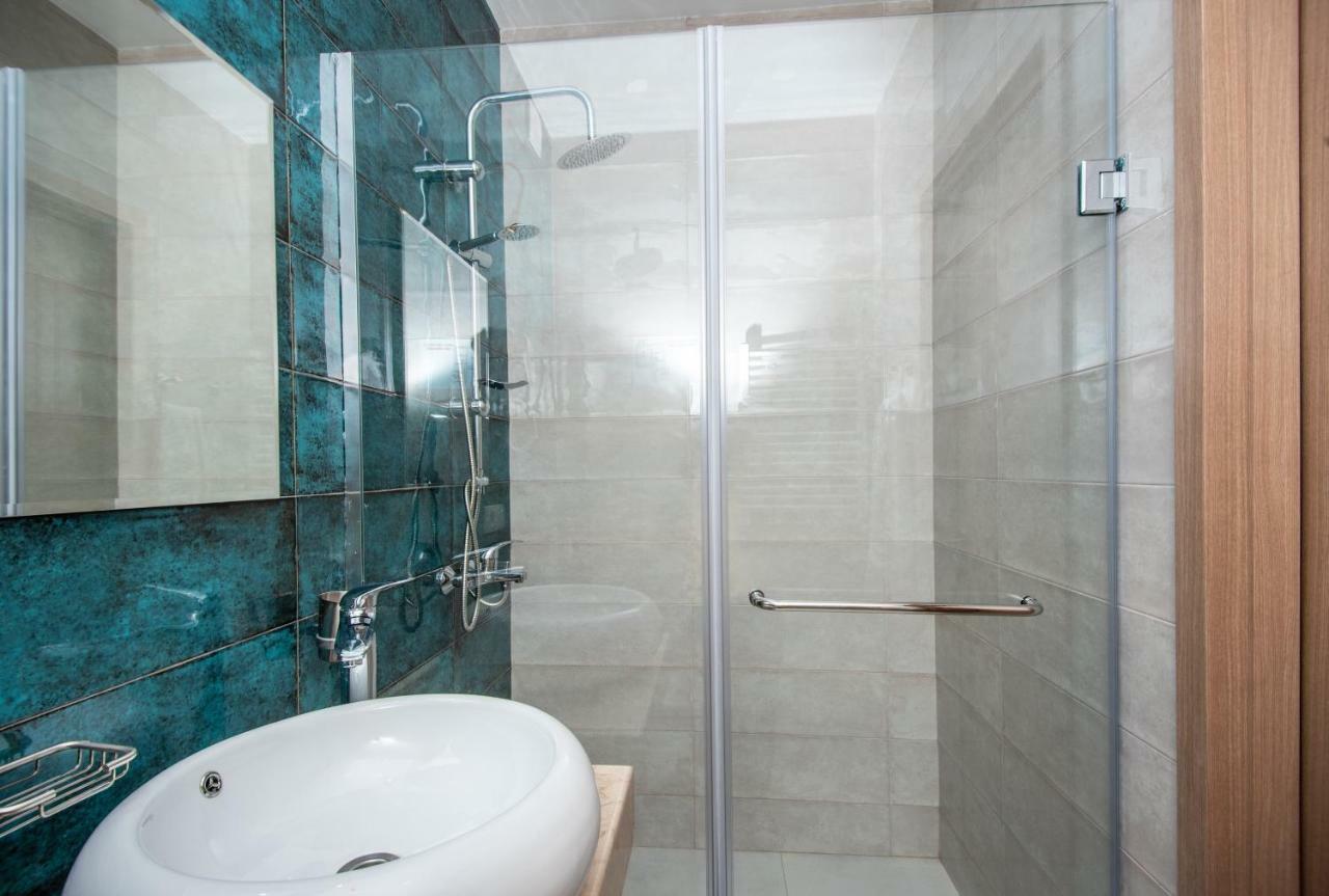 Tonusi Luxe Hotel In The Historic City Center Tbilisi Exteriör bild