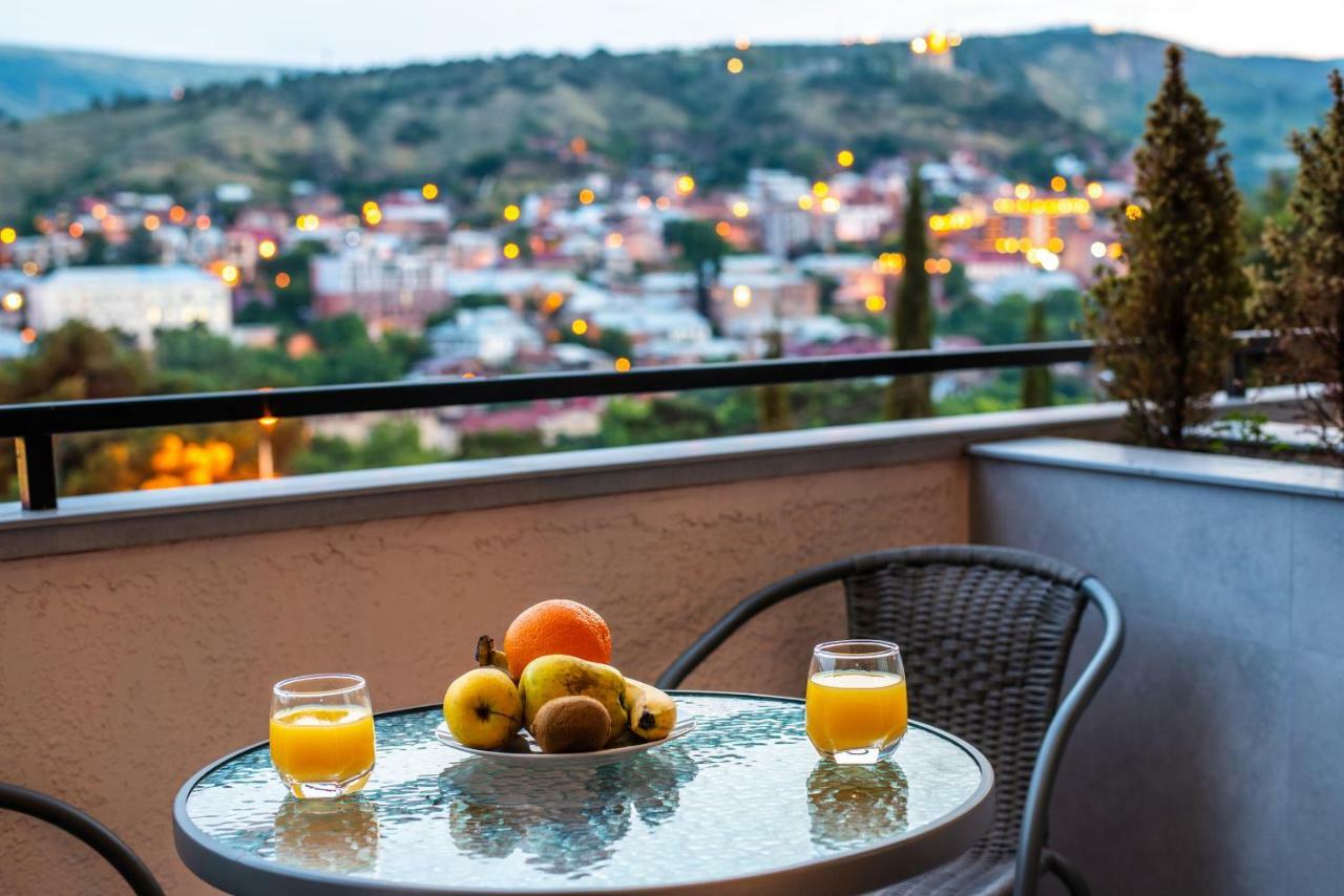 Tonusi Luxe Hotel In The Historic City Center Tbilisi Exteriör bild