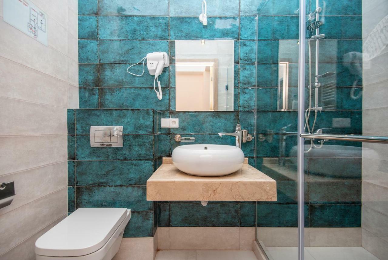 Tonusi Luxe Hotel In The Historic City Center Tbilisi Exteriör bild