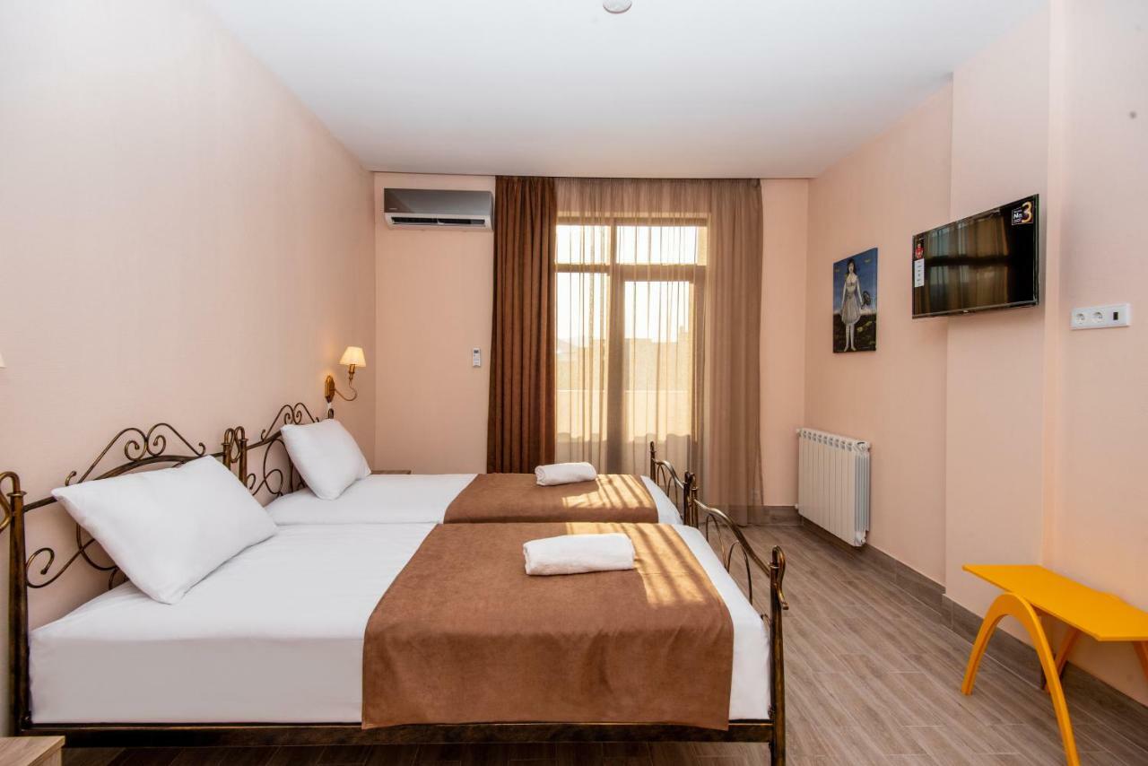 Tonusi Luxe Hotel In The Historic City Center Tbilisi Exteriör bild