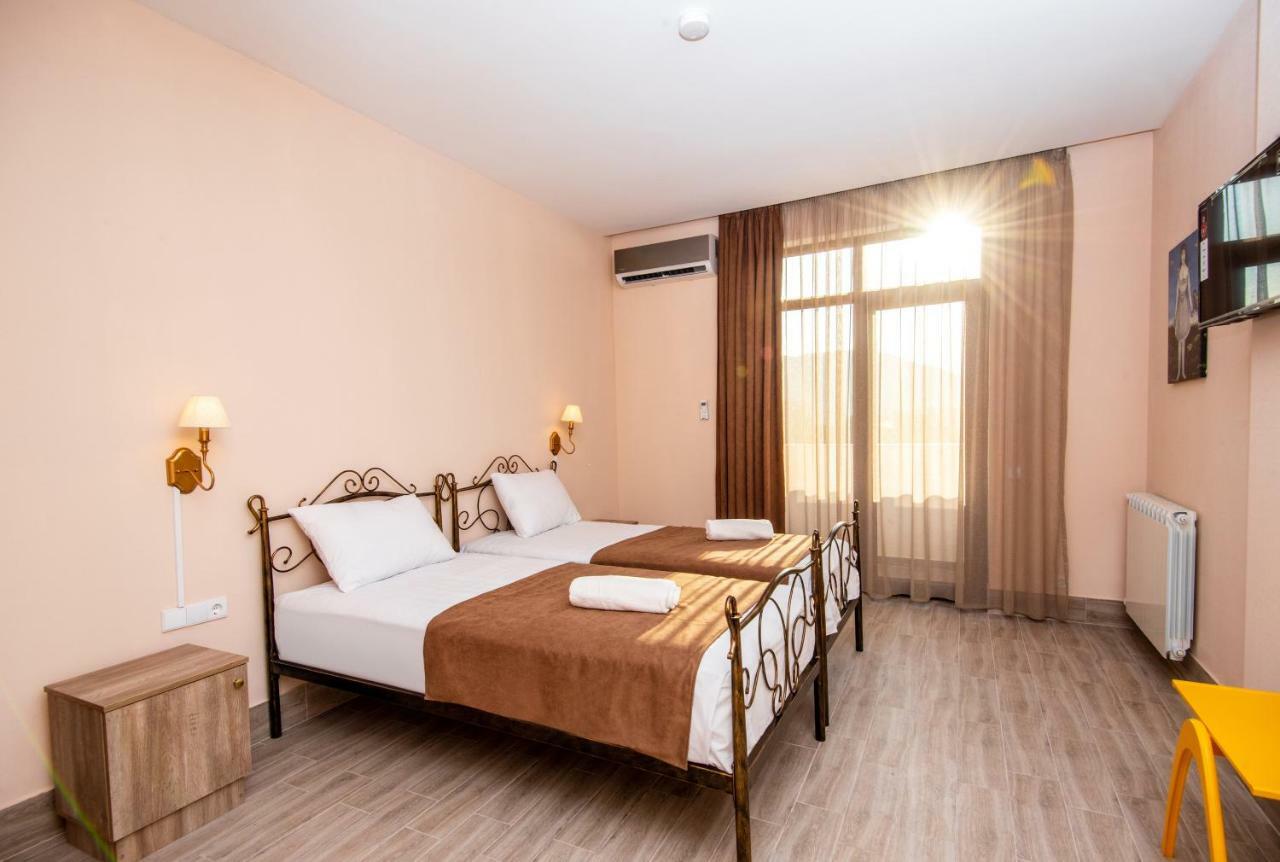 Tonusi Luxe Hotel In The Historic City Center Tbilisi Exteriör bild