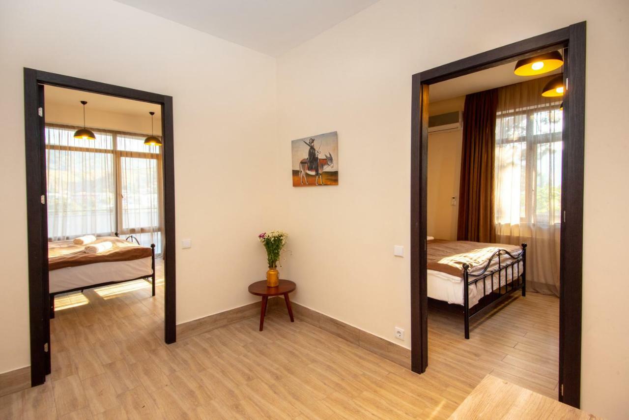 Tonusi Luxe Hotel In The Historic City Center Tbilisi Exteriör bild