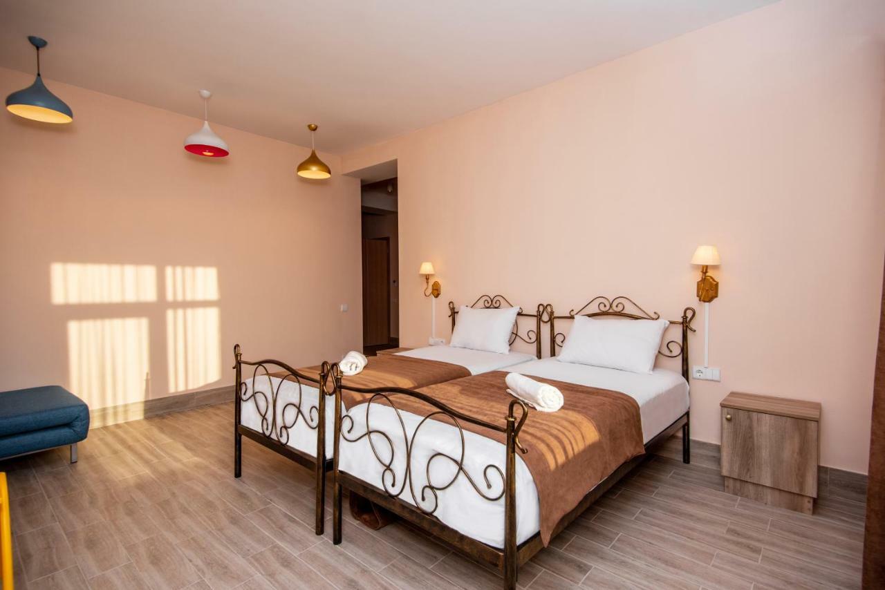 Tonusi Luxe Hotel In The Historic City Center Tbilisi Exteriör bild
